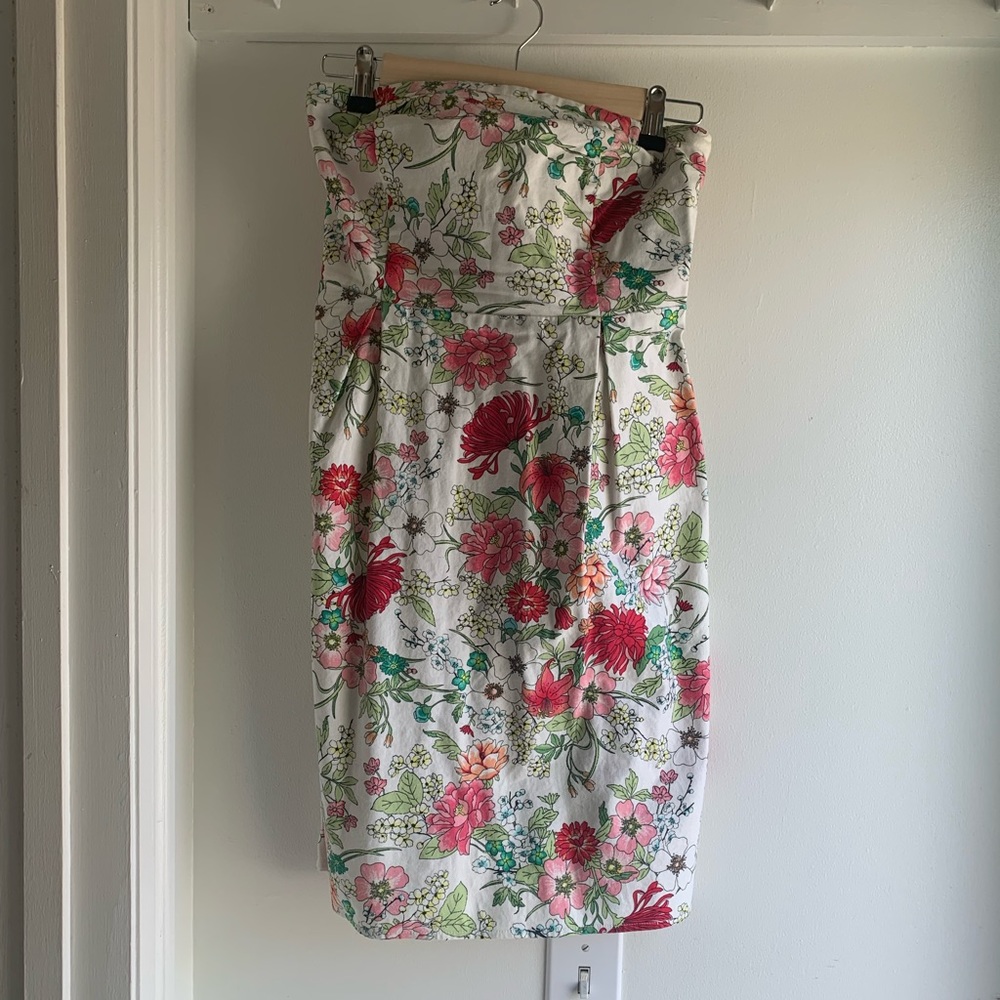 Strapless elegant dress